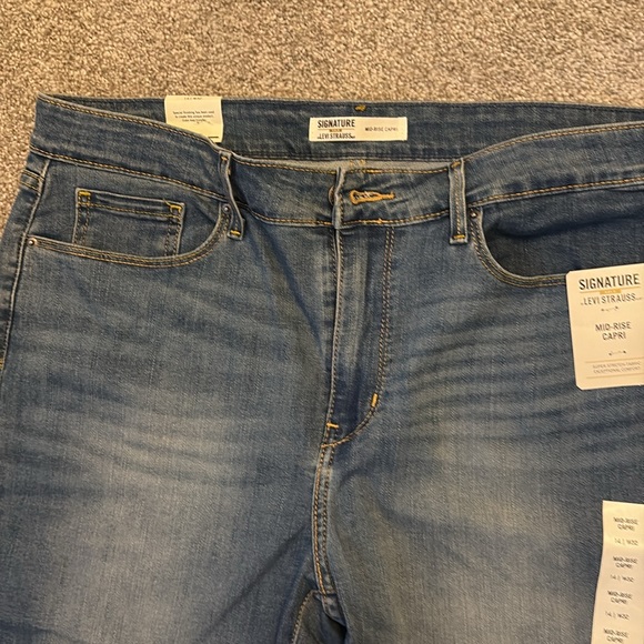 Women’s Size 14 Levi Strauss Signature capri - Picture 4 of 6